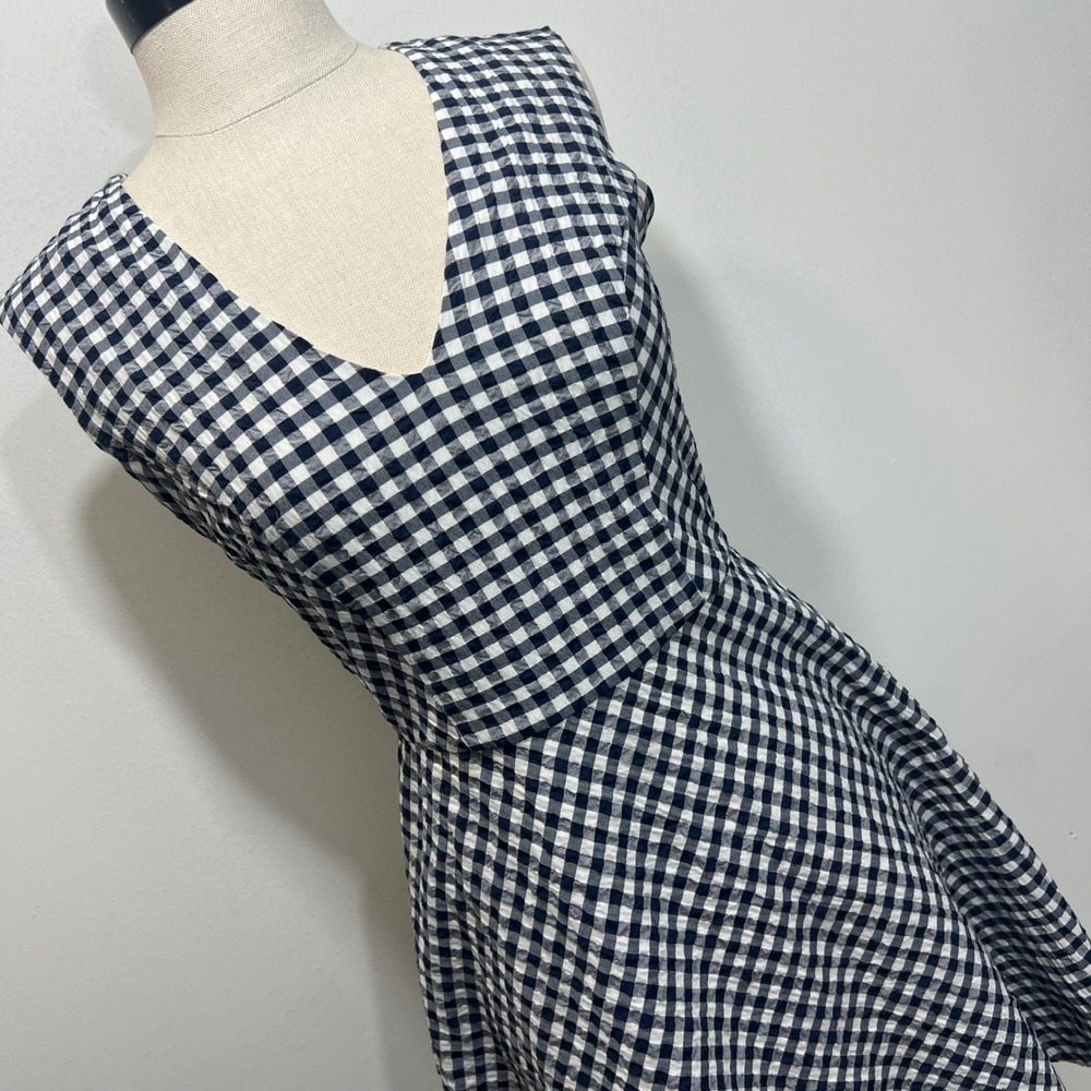 Draper James Navy White Gingham Seersucker Fit Flare Dress V-Neck Size 0‎